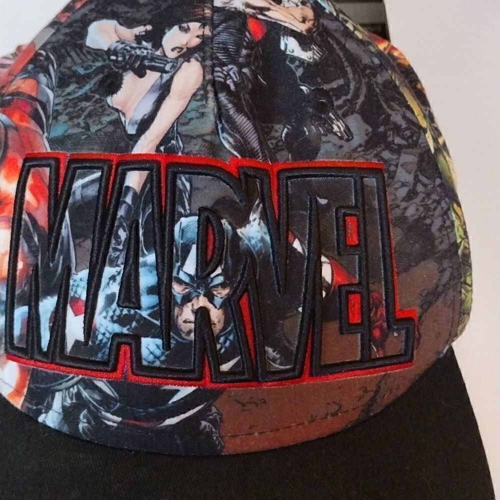 Marvel hat - Picture 2 of 4